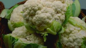 Cauliflower is a cruciferous crop that usually has large amounts of fiber and vitamins B