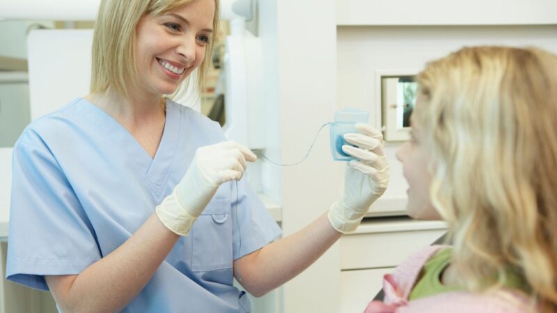 Flossing Tips from a Dentist