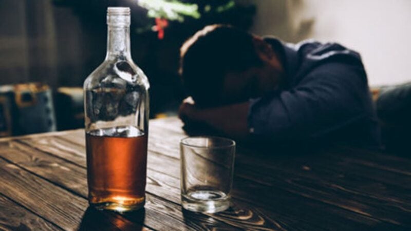 6 Warning Signs of Alcohol Addiction